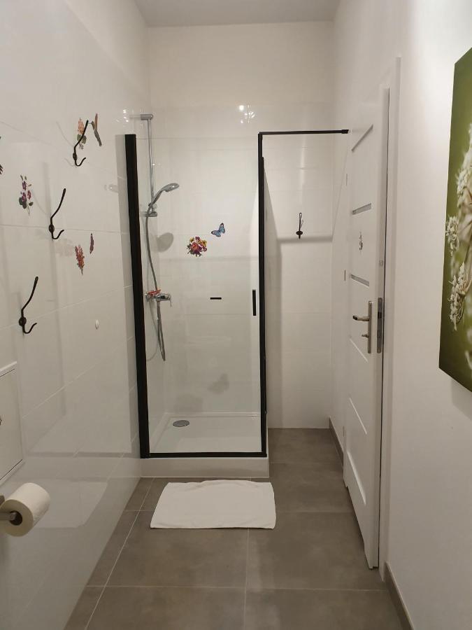 ברלין Central Lichtenberger Apartment For 6 People מראה חיצוני תמונה